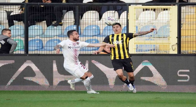 Spor Toto Süper Lig: İstanbulspor: 0 - Hatayspor: 1 (İlk yarı)