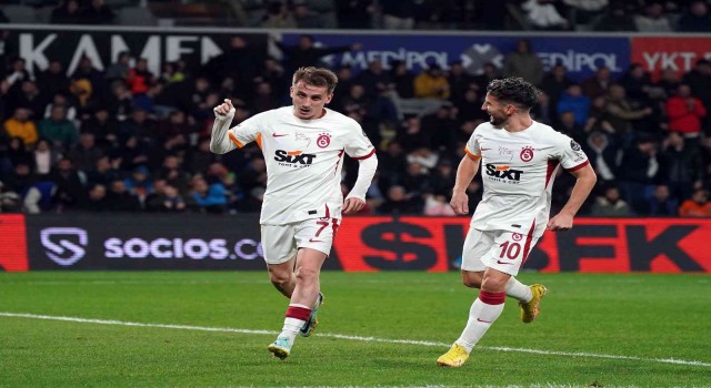 Spor Toto Süper Lig: Medipol Başakşehir: 0 - Galatasaray: 3 (İlk yarı)