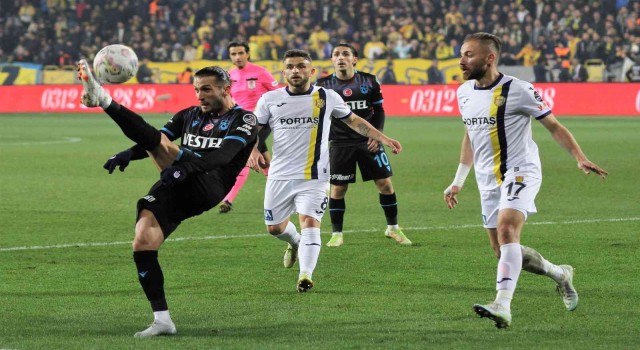 Spor Toto Süper Lig: MKE Ankaragücü: 0 - Trabzonspor: 0 (İlk yarı)