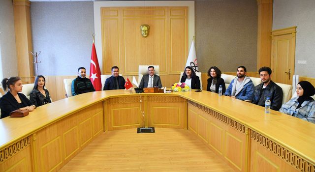 Staj olanağı kazanan öğrencilerden OKÜ Rektörüne ziyaret