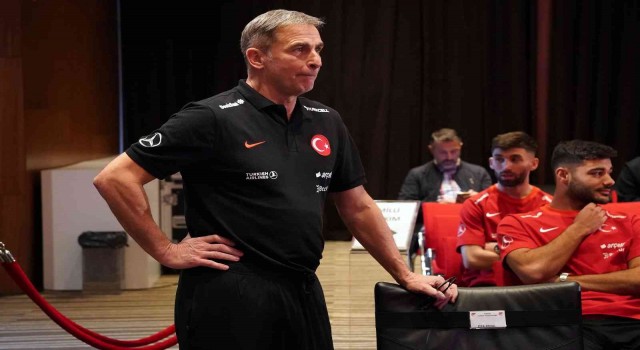 Stefan Kuntz, Galler ve Hırvatistanı takip etmek için Katarda