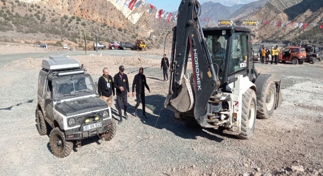 Sular altında kalacak Yusufelinde off-road yarışları düzenlendi