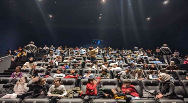 Sultangazide çocuklara ücretsiz sinema gösterimi
