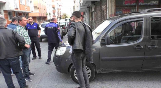 Sultangazideki kazada savrulan araç yan yattı: 1 yaralı
