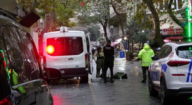 Taksimde yol kenarına bırakılan valiz paniğe neden oldu