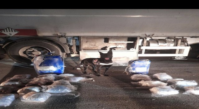 Tanker içinde zulalanmış 11 kilo esrar yakalandı