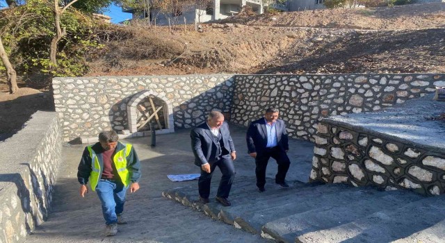 Tarihi çeşme yeniden gün yüzüne çıkartıldı