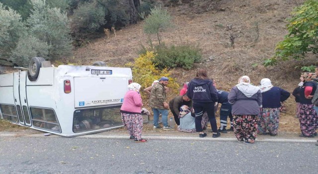 Tarım işçilerini taşıyan minibüs takla attı