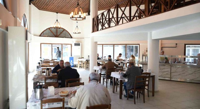 Tarsustaki Halk Restorana büyük ilgi