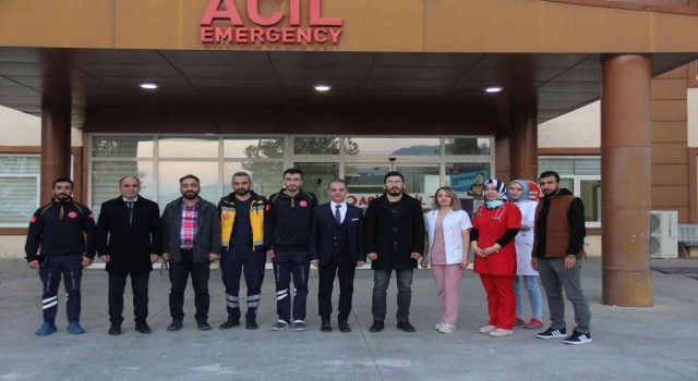 Tekin, ilçe hastanelerinde incelemelerde bulundu