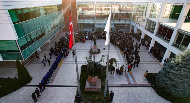 Tepebaşından Ataya saygı duruşu