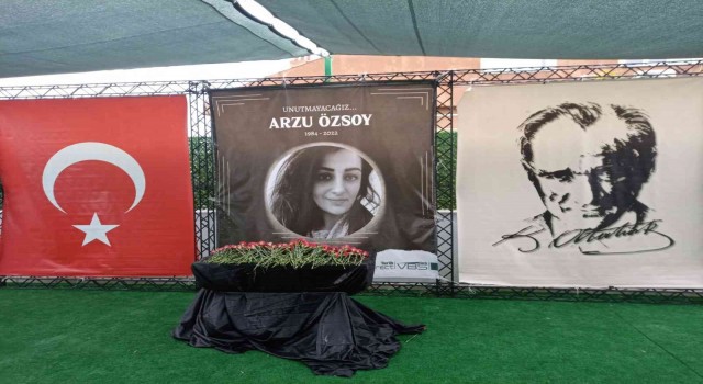 Terör saldırısında hayatını kaybeden Arzu Özsoyun öğretmenlik yaptığı okulda hüzün hakim