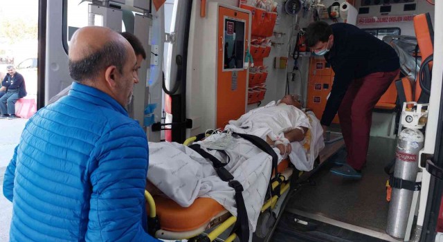Tırın damperi elektrik teline temas etti, akıma kapılan işçi ağır yaralandı