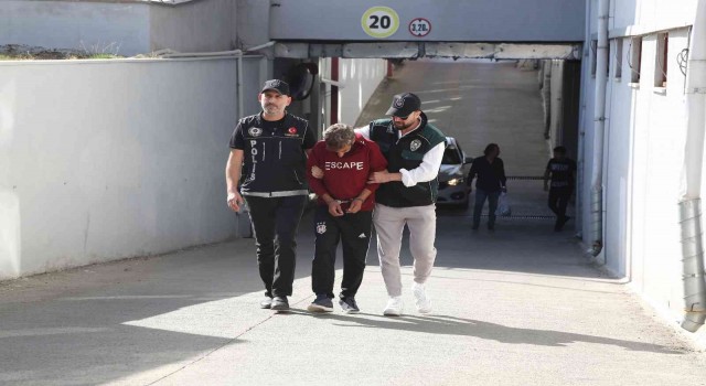 Tişörtünde kaçış yazılı torbacı polisten kaçamadı