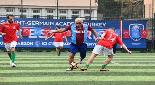 Trabzon il protokolü ve Macaristan heyeti arasındaki maçta kazanan dostluk oldu