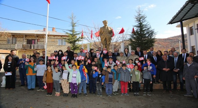 Tuncelide okul lojmanında şehit edilen öğretmenler anıldı