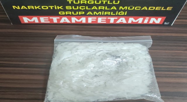 Turgutluda durdurulan otomobilden metamfetamin çıktı