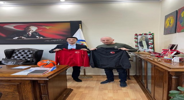Türkeli Belediye Esnafspora malzeme desteği