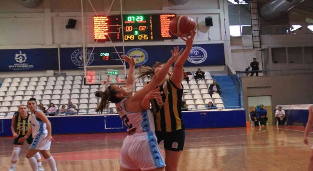 Türkiye Kadınlar Basketbol Ligi: İzmit Belediyespor: 77 - Fenerbahçe Gelişim: 80
