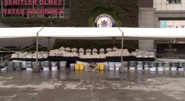 Türkiyede en yüksek miktarda yakalanan metamfetamin sergilendi: 3 ton 533 kilo yakalandı, 12 kişi tutuklandı