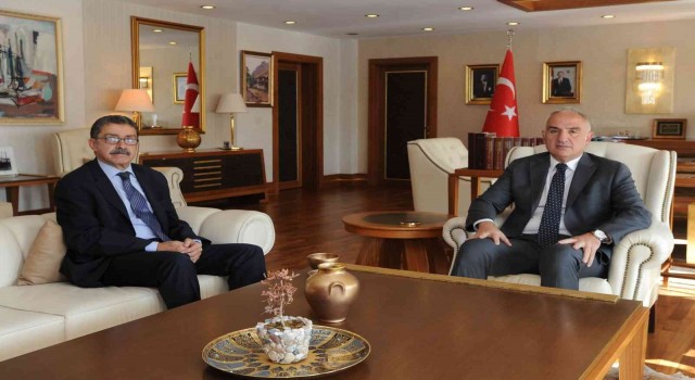 Türkiyenin İsrail Büyükelçisi Torunlardan Bakan Ersoya ziyaret