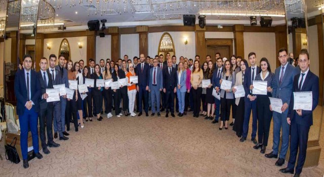 Türkiyenin “Koruyucu Aile Sistemi” Azerbaycanda uygulamaya konuluyor