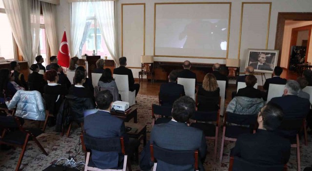 Türkiyenin Pekin Büyükelçiliğinde Atatürkü anma töreni