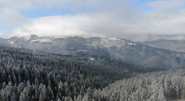 Türkülere konu olan Ilgaz Dağı beyaza büründü