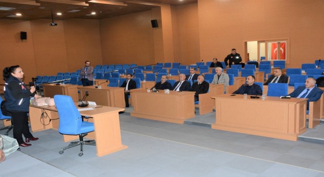 Tuşba Belediyesi personeline ‘Afetlerde Temel İlk Yardım Uygulamaları eğitimi