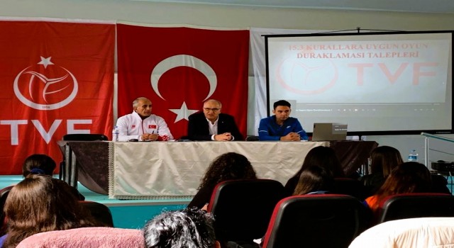 TVF Başkanı Üstündağ, Adanada aday hakem kursunu ziyaret etti
