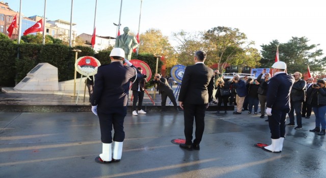 Ulu önder Atatürk 10 Kasımda özlem ve minnetle Kartalda anıldı