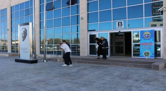 Uşakta 2 uyuşturucu taciri tutuklandı