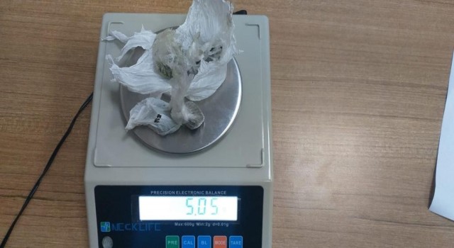 Uyuşturucuyu aracın altına attı, Güven Timlerinden kaçamadı