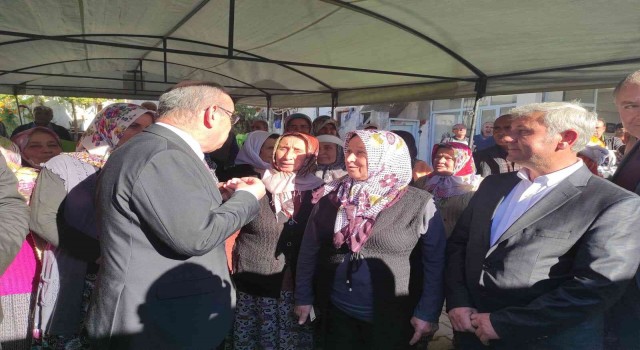 Vali Karadeniz Selendide vatandaşları dinledi