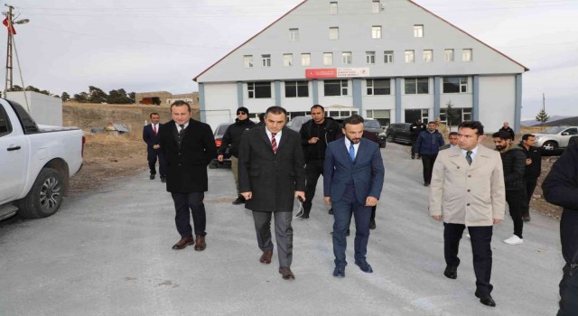 Vali Öksüz, Sarıkamışta yatırımları yerinde gördü