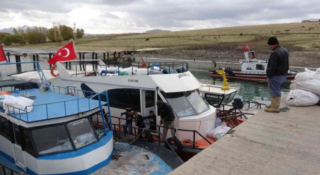 Van Gölünde balıkçı limanlarına yeni dokunuş