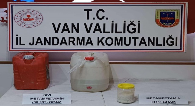 Vanda 30 kilo 985 gram sıvı metamfetamin ele geçirildi
