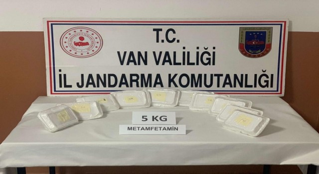 Vanda 5 kilo metamfetamin ele geçirildi