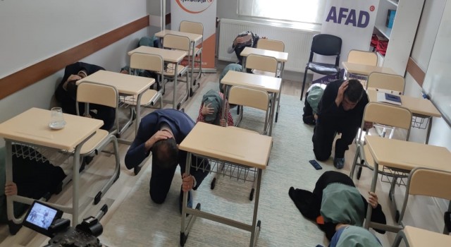 Vanda deprem tatbikatı