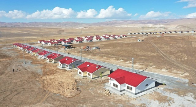 Vandaki deprem konutları için anahtar teslimi