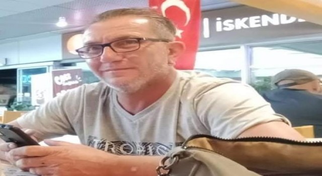Vatandaşların kurtarmak için seferber olduğu motosiklet sürücüsü hayata tutunamadı