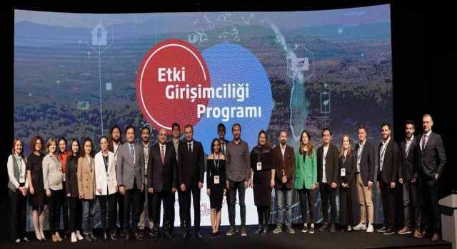 Vehbi Koç Vakfı ve Türkiye İş Bankasının Etki Girişimciliği Programı mezunlarını verdi