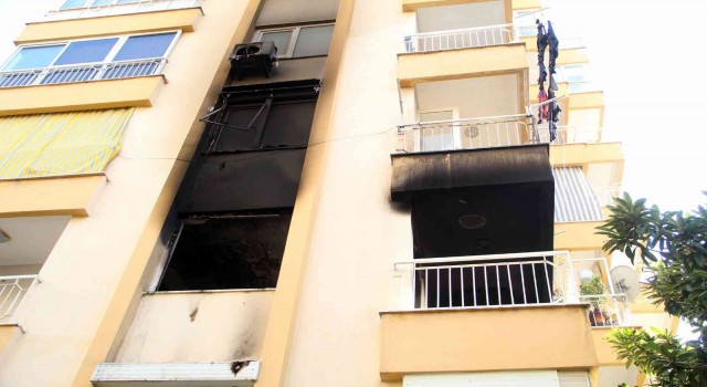 Yaktığı daireye, kendini kilitleyince polisi alarma geçirdi
