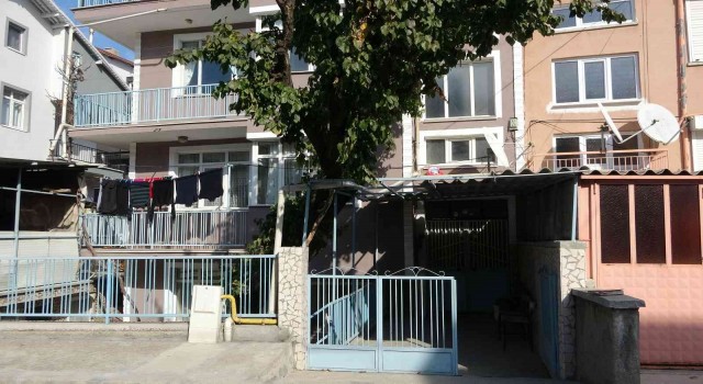 Yalnız yaşayan yaşlı adam evinde ölü bulundu
