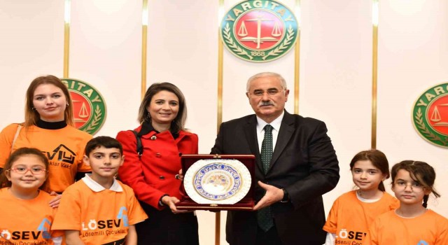 Yargıtay Başkanı Akarca LÖSEV ile lösemi tedavisi tamamlanmış çocukları kabul etti