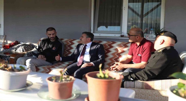 Yarılı askere geçmiş olsun ziyareti