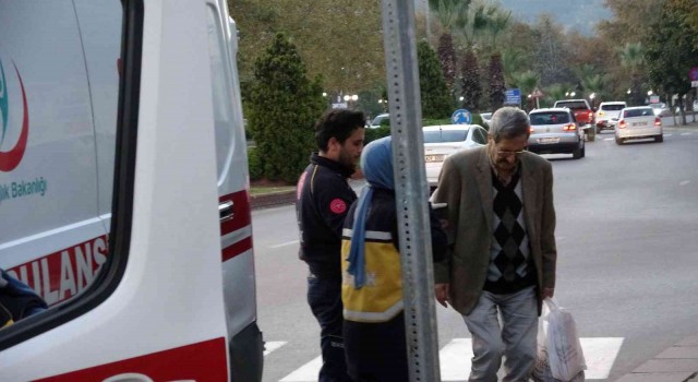 Yaşlı adam yolda baygın bir şekilde bulundu