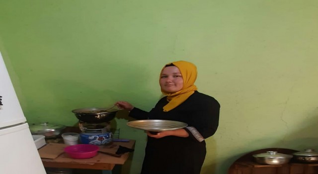 Yaşlıların gönüllerine dokunuyorlar