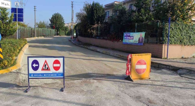Yeniköy Çınar Caddesine bin ton asfalt