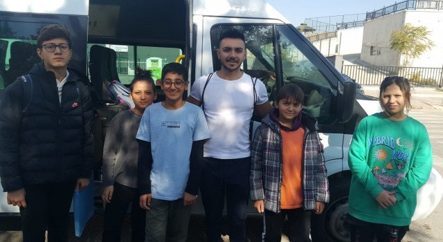 Yenimahallenin minik kulaçları Boluda şov yaptı